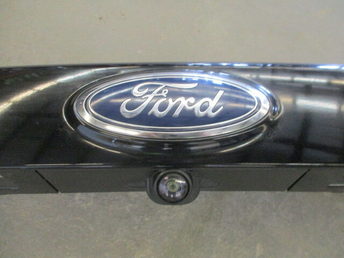 Rear 18 View Pre-Owned OEM 17 Camera Up LKQ Escape (Good) 19 Back