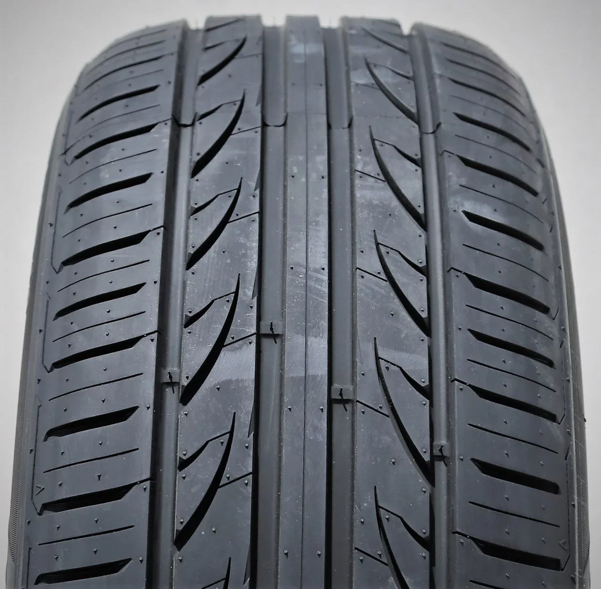 2014 Tire Performance Fits: Premium LG27 255/40ZR19 XL A/S EcoBoost Landgolden 100W Mustang Mustang 2015 GT, 255/40R19 High